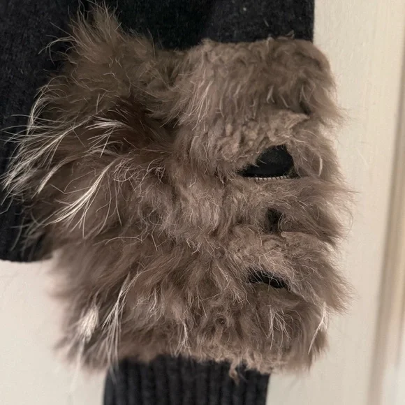 C By Bloomingdales Turtleneck Cashmere Sweater with Fox Fur Cuffs - Picture 10 of 11